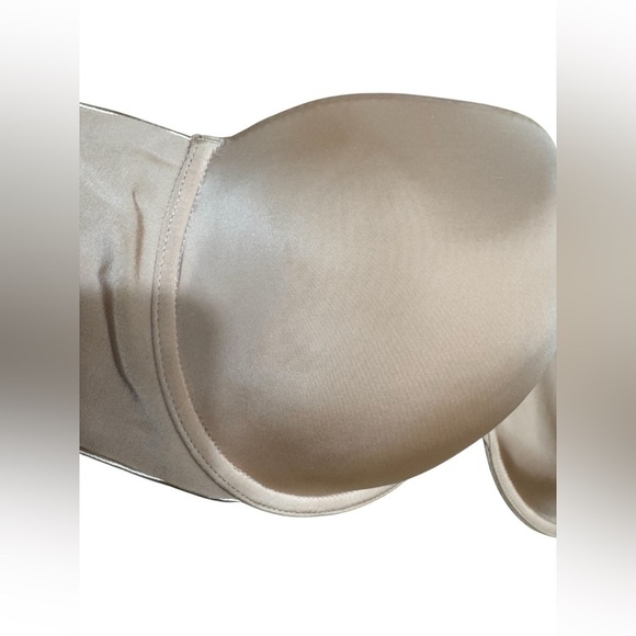 38DD Victoria's Secret Womens Beige Lined Underwire Strapless Bra Back Closure - Picture 11 of 15